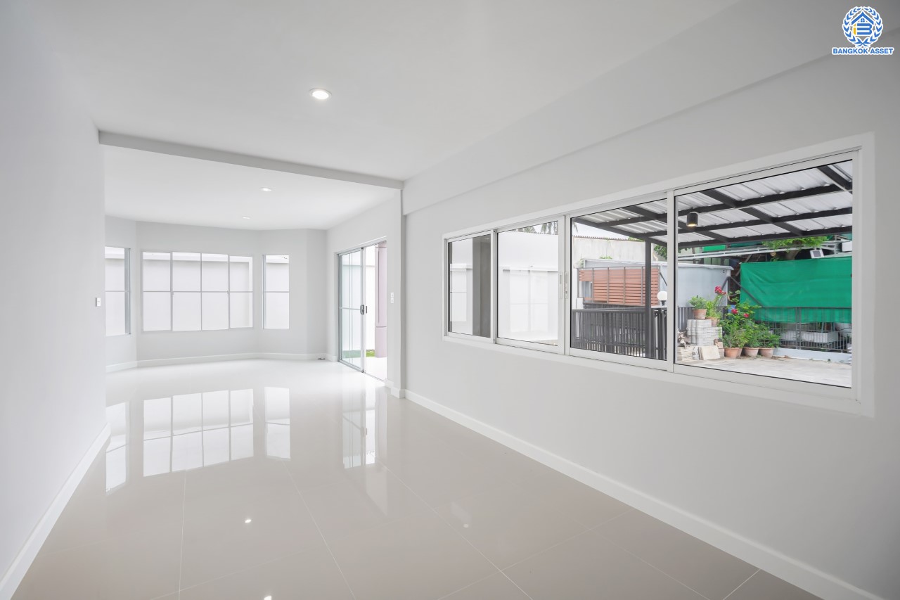 บ้านมือสองตกแต่งใหม่ คุณภาพแบรนด์ LH ม.ชัยพฤกษ์ ราชพฤกษ์-แจ้งวัฒนะ หลังมุม เนื้อที่ 58.8 ตร.ว. ฟังก์ชัน 3 ห้องนอน 3 ห้องน้ำ 2 ที่จอดรถ ภายในตกแต่งหรูหรา บนทำเลศักยภาพติดถนนราชพฤกษ์ เชื่อมสู่แจ้งวัฒนะได้อย่างรวดเร็ว และเพียง 10 นาทีถึงรถไฟฟ้า "สถานีบางรักใหญ่"...